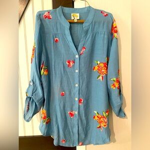 Fig & Flower Size M Blue Floral Embroidered Top Roll-tab Sleeve Anthropologie